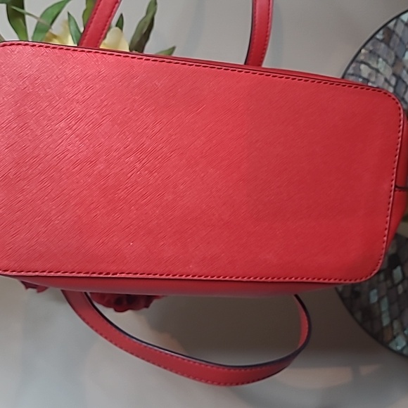 Red GUESS Tote - Picture 13 of 15